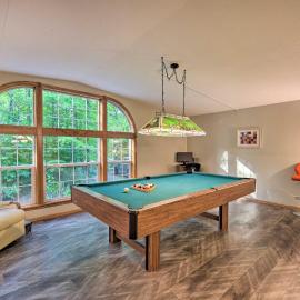 Tranquil Cabin Getaway Near Red Cedar Lake!, hotel in Birchwood