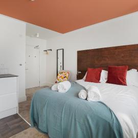 Stylish Eco Aparthotel in Folkestone: Folkestone'da bir otel
