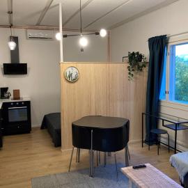 Hurmaava vierassviitti hyvällä sijainnilla!, hotel din Naantali