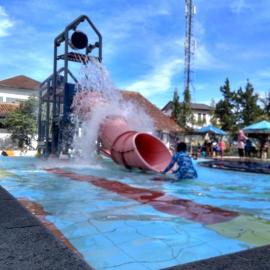 PUNCAK VILLAGE HOTEL & KAMPUNG MAIN ANAK, hotel din Gadok 1