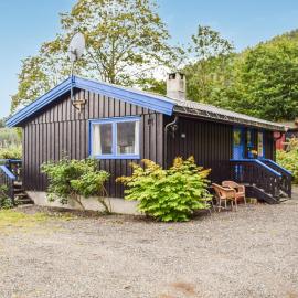3 Bedroom Awesome Home In Vikersund, hotel di Vikersund