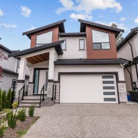 Charming, Cheerful, Exquisite 4 BR house, free wifi, free parking, free cancelation, hotel in Langley