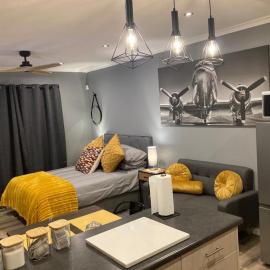 Leafy Retreat Kenridge Trendy, hotel in Durbanville