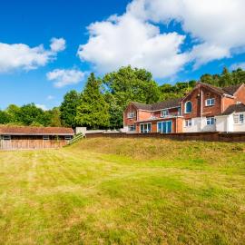 Croft House Sleeps 14 ꕤ Country Views nr Salisbury, hotel in Salisbury