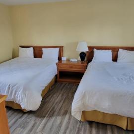 North Shore Wayside Inn, hotel di Blind River