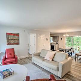 Peaceful Athens Retreat at Sleepy Hollow Lake, Hotel in Athens