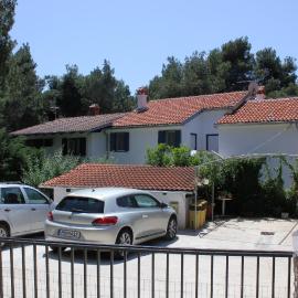 Apartments by the sea Artatore, Losinj - 7935, hotel i Cunski
