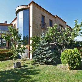 Villa in Nork