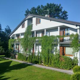 Willa Amber Zakościele, hôtel à Inowłódz