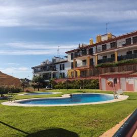 Ayamonte में, होटल Apartamento completo con piscina comunitaria y patio exterior
