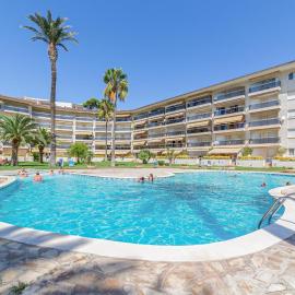 2 Bedroom Gorgeous Apartment In Miami Platja