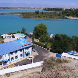 Asfandiar Hotel, hotel a Karakol