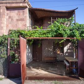 B&B Sunrise House Aygavan، فندق في Aygavan