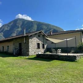 Rustico a Roveredo GR, hotel em Roveredo