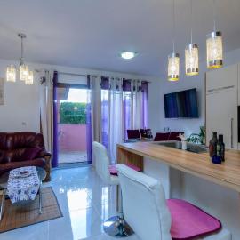 Magic holiday Apartment, hotel i Bale