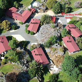 The Rocks Chalets, hotel din Takaka