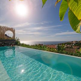Casas da Vargem shared swimming pool by an island apart
