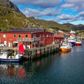 Fish factory -The real Lofoten experience, viešbutis mieste Balstadas