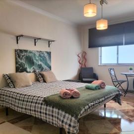 Guest House Patrocinio, hotel in Corroios