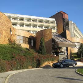 Retro Hotel Suza, хотел в Братислава