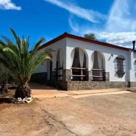 Casa Almendro Rural, hotel in Guadalcanal