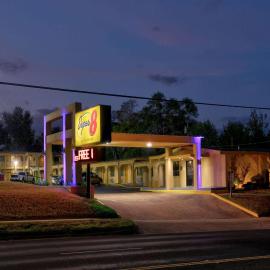 Palestine में, होटल Super 8 by Wyndham Palestine TX