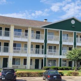 HomeTowne Studios by Red Roof Dallas - Irving, hotel in Irving