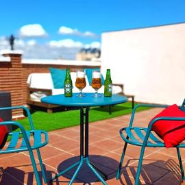 Ático Deluxe Granada, Parking gratis y Terraza, hotel i Armilla