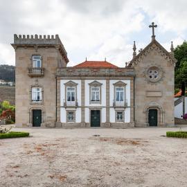 Romantic Historic Tower with Pool and Gardens, hotel in Baião