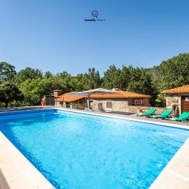 Casa do Monte Locally Yours