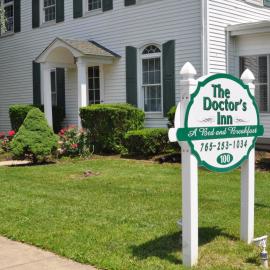 The Doctors Inn, hotel in West College Corner