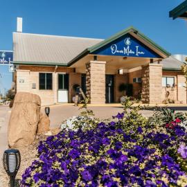 Oasis Motor Inn Blackall، فندق في بلاكال