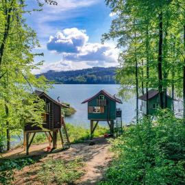 Baumhäuser- Nordic Ferienpark Sorpesee, hotell i Sundern
