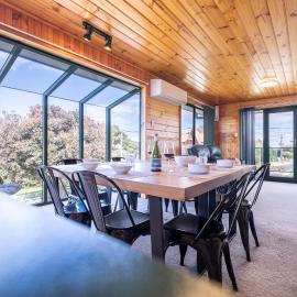 The Boathouse - Freycinet Holiday Houses, hotel in Coles Bay