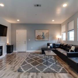 Stylish Modern Lake Balboa Retreat 3 Bedroom House