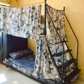 Ærtisticspace in the center 4 bunk FOR GIRL'S