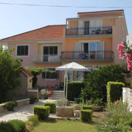 Rooms by the sea Pasman - 8223, hotel v destinácii Pašman