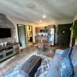 Master Loft en Valquirico, מלון בSanteagueda