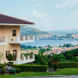 Enastron View Hotel, hôtel à Kastoria