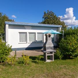 Bungalow am Waldrand, hotel in Barth