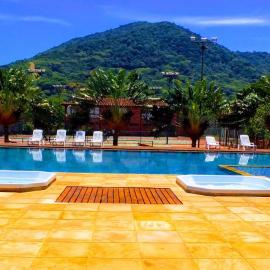 Maresias Beach House - Casas de alugueis em cond beira mar، فندق في ماريسياز