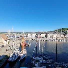 Chambres Houdaille – hotel w mieście Honfleur