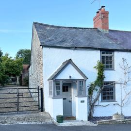 Hurst Cottage - A Cosy 2-Bedroom Cottage Escape in Dorset, hotell i Stalbridge