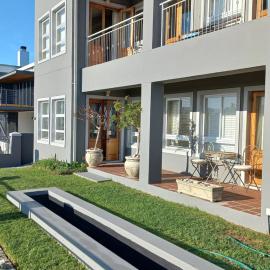 Oppikoppi De Kelders, hotel u gradu De Kelders