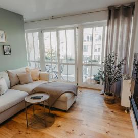 TRABER APARTMENTS im Herzen Leipzigs Balkon Parkplatz – hotel w Lipsku