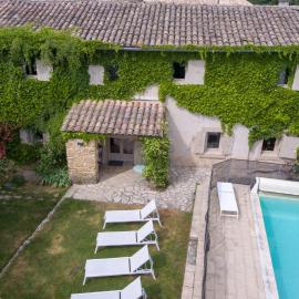 Maison du bonheur 10pers Piscine Privee et Chauffee, hotel in Grignan