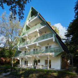 Zöld Béka Vendégház, hotel u gradu Komló
