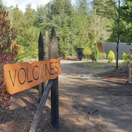 Cabañas Los Volcanes Ensenada Puerto Varas, מלון בלה אנסנדה