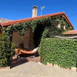 Casa Rural "Hazanas" Adanero, מלון בAdanero