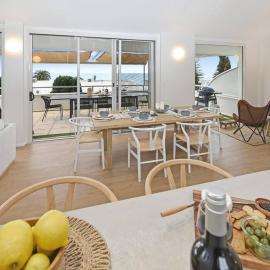 Seacliff Beach Retreat Lux, Modern, Seaviews, 3BR, Balcony, hotel in Seacliff
